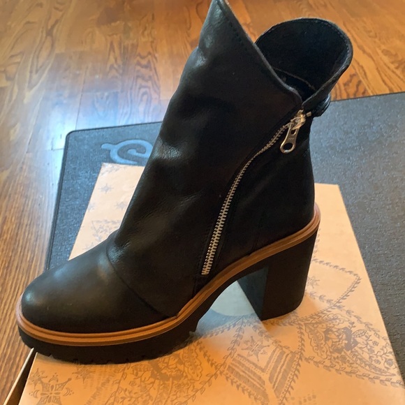Free people size 38 Jack zip boot - Picture 2 of 7